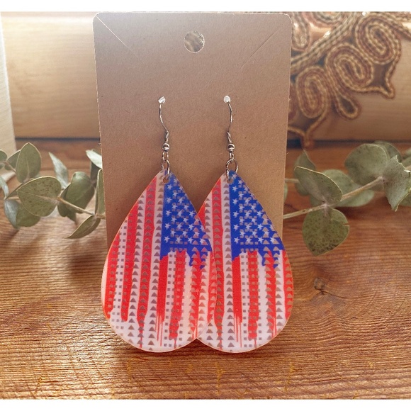 Jewelry - NEW American Flag dangle Earrings USA - Boutique
